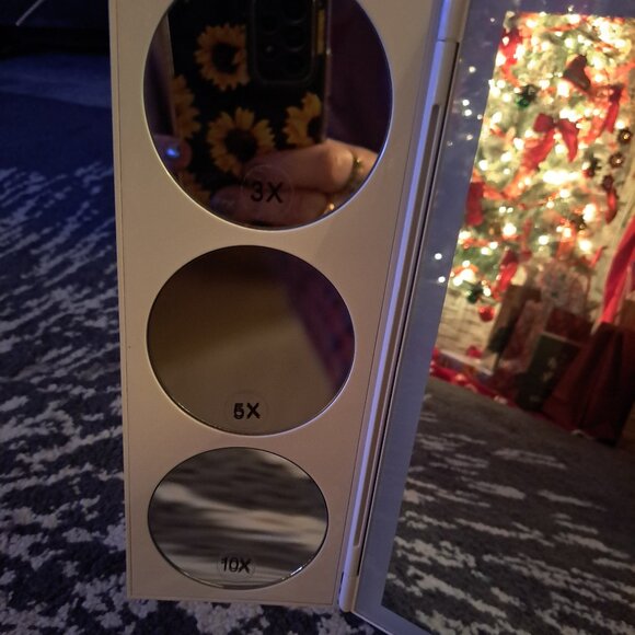 Lighted 360 Mirror- 10X - Picture 6 of 8